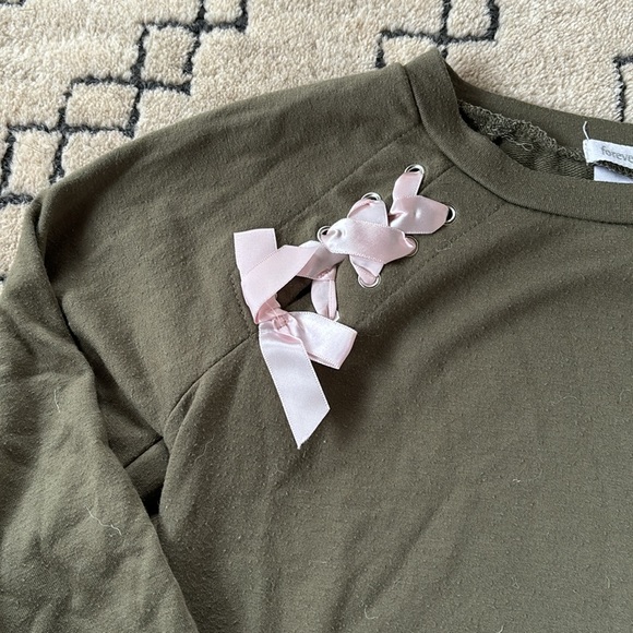 Girls Shirt Size 6 - Picture 2 of 4